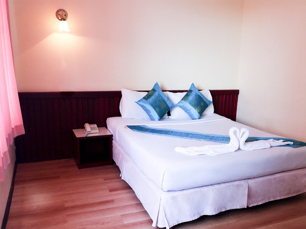 Imagen de la habitación del Hotel Chumphon Palace. Foto 4