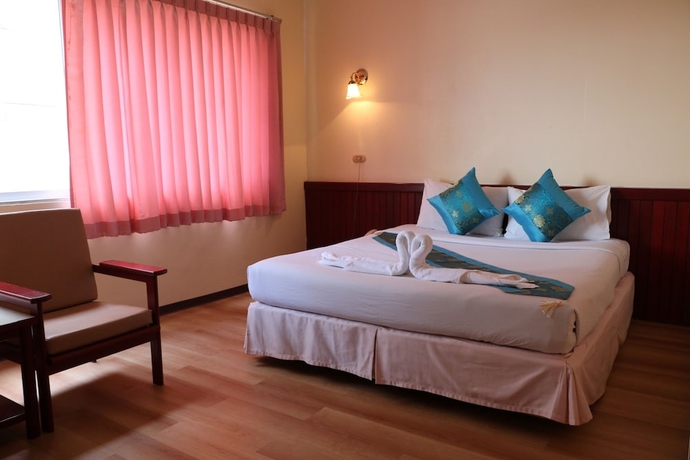 Imagen de la habitación del Hotel Chumphon Palace. Foto 9
