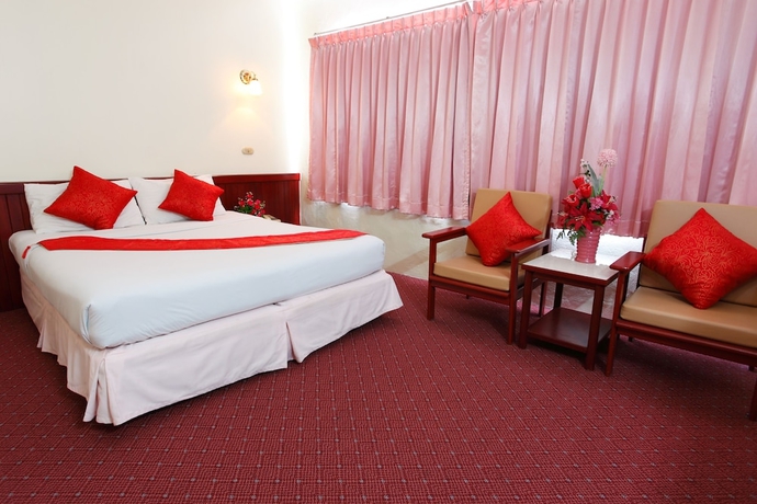 Imagen de la habitación del Hotel Chumphon Palace. Foto 10