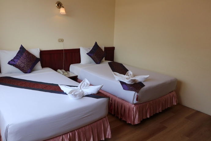 Imagen de la habitación del Hotel Chumphon Palace. Foto 11