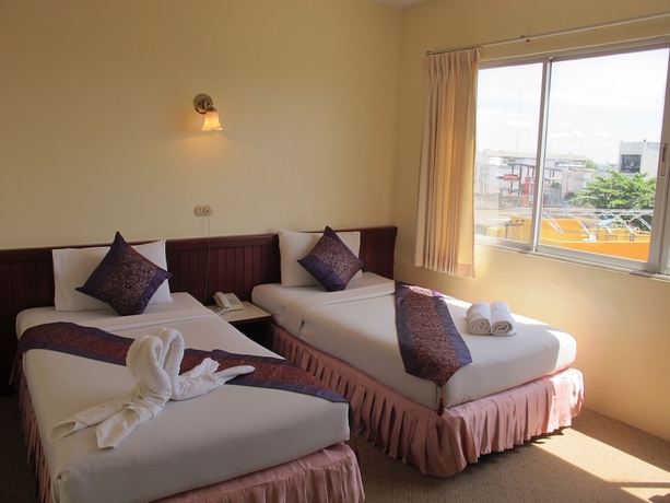 Imagen de la habitación del Hotel Chumphon Palace. Foto 18