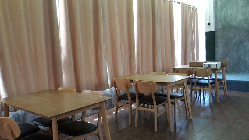 Imagen del bar/restaurante del Hotel Chumphon Travelodge. Foto 3