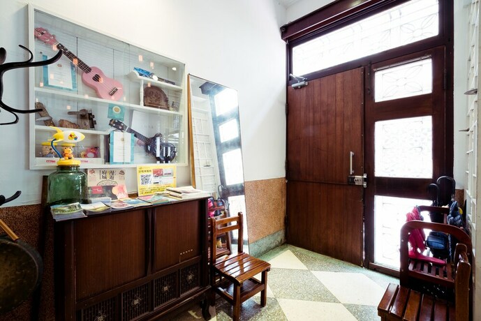 Imagen de los interiores del Hotel Chung Fu Inn. Foto 37