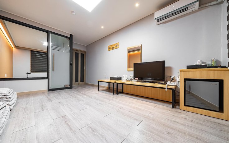 Imagen de la habitación del Hotel Chungju May. Foto 17