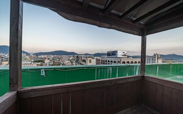 Imagen general del Hotel Chungju Toronto. Foto 7