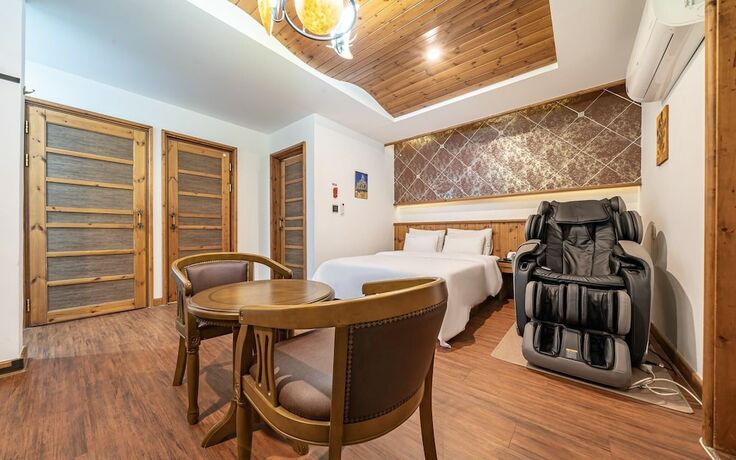 Imagen de la habitación del Hotel Chungju Toronto. Foto 21