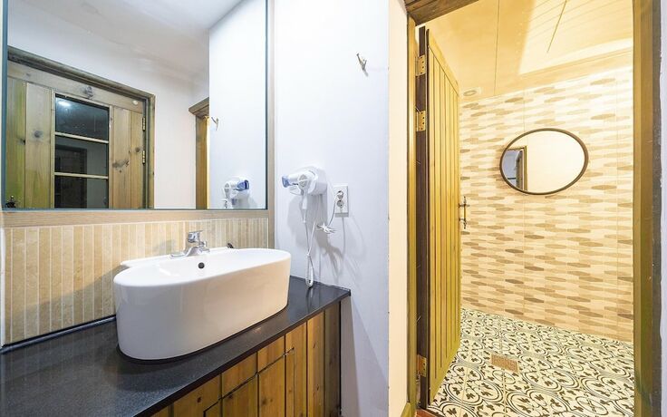 Imagen de la habitación del Hotel Chungju Toronto. Foto 23