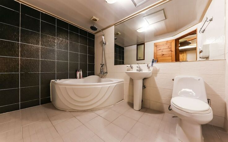 Imagen general del Hotel Chungju With Stay. Foto 2