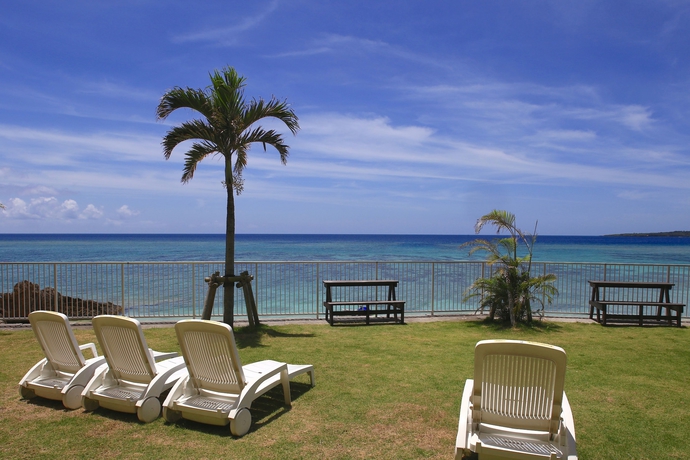 Imagen general del Hotel Churaumi On The Beach Motobu. Foto 4