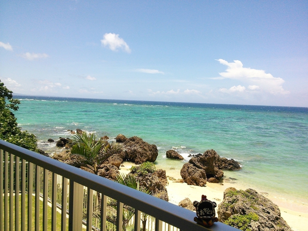 Imagen general del Hotel Churaumi On The Beach Motobu. Foto 6