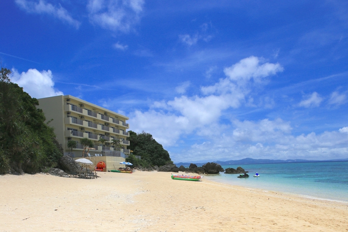 Imagen general del Hotel Churaumi On The Beach Motobu. Foto 10