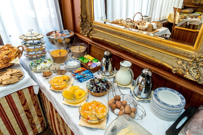 Imagen del bar/restaurante del Hotel Churchill. Foto 3