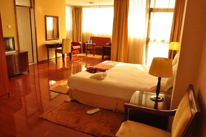 Imagen de la habitación del Hotel Churchill, Nefas Silk. Foto 13