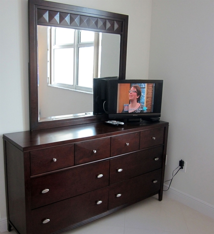 Imagen de la habitación del Hotel Churchill Suites Miami Brickell. Foto 2