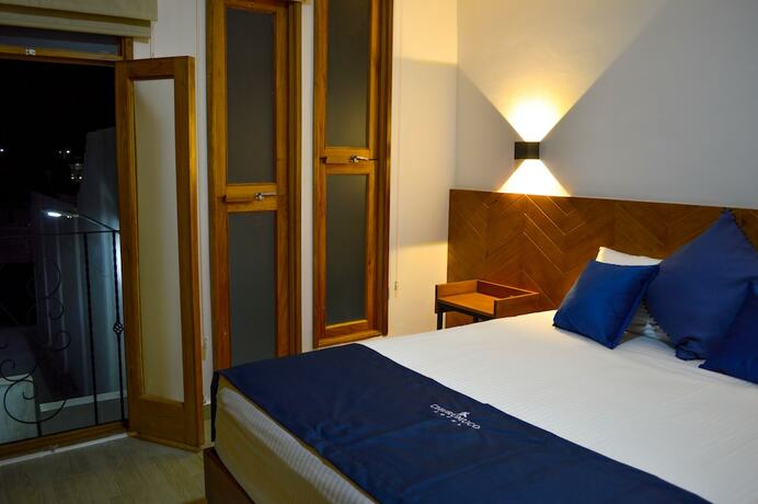 Imagen de la habitación del Hotel Churumuco. Foto 16