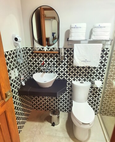 Imagen general del Hotel Churumuco. Foto 7