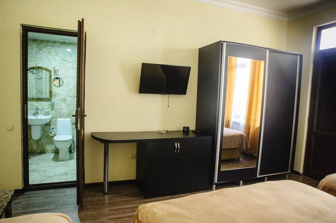 Imagen de la habitación del Hotel Chveni Ezo. Foto 10