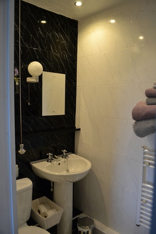 Imagen de la habitación del Hotel Chyheira. Foto 17