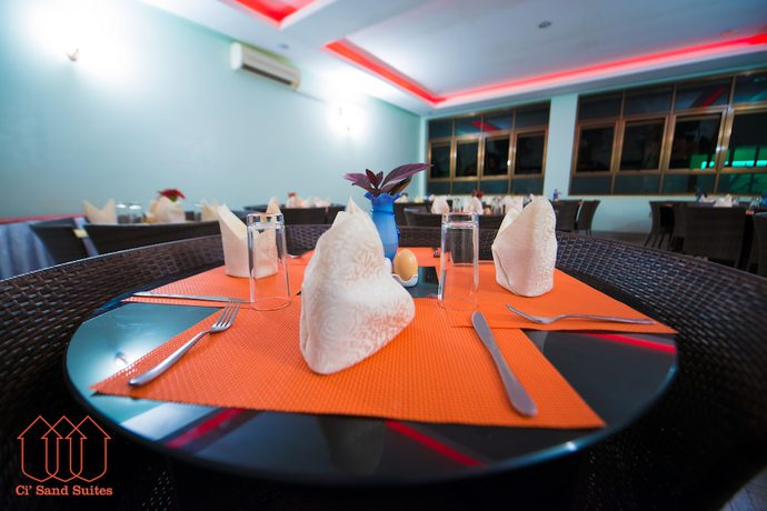 Imagen del bar/restaurante del Hotel Ci\'Sand Suites. Foto 6