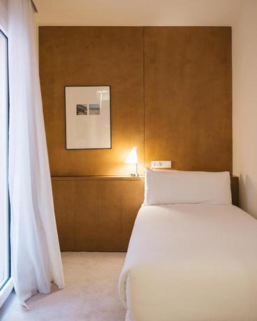 Imagen de la habitación del Hotel C&iacute;rculo Condal. Foto 9