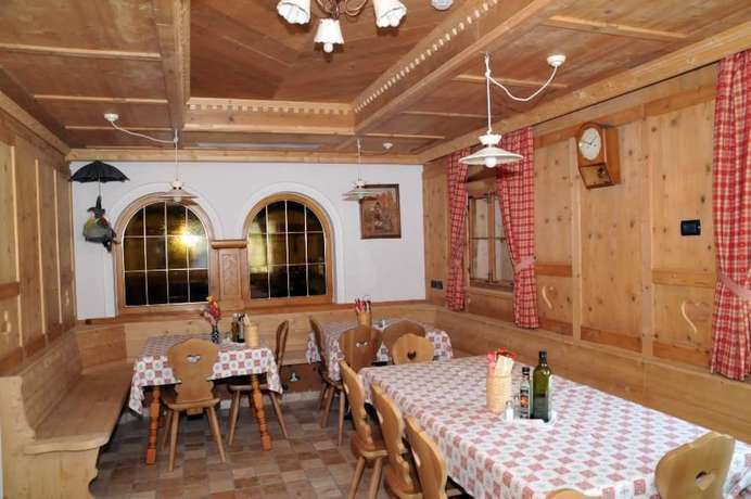 Imagen del bar/restaurante del Hotel Ciamol. Foto 3