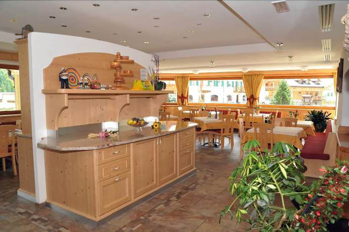 Imagen del bar/restaurante del Hotel Ciamol. Foto 4