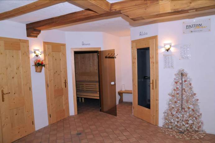 Imagen de la piscina del Hotel Ciamol. Foto 19