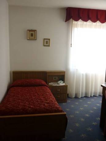 Imagen de la habitación del Hotel Ciampian. Foto 7