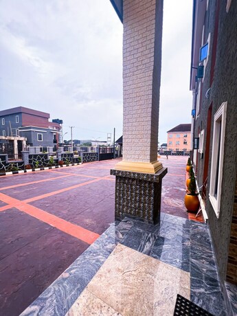 Imagen general del Hotel Ciara Jo and Suites. Foto 5