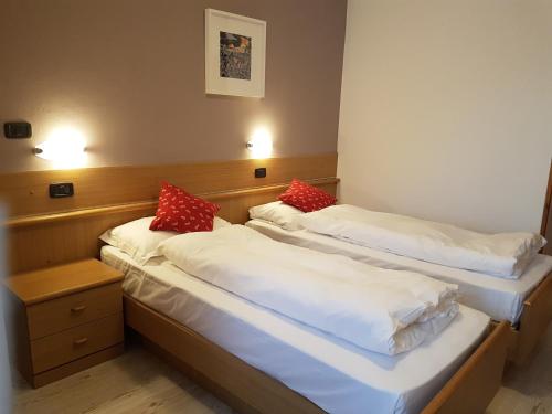 Imagen de la habitación del Hotel Ciasa Alpina Relax. Foto 6