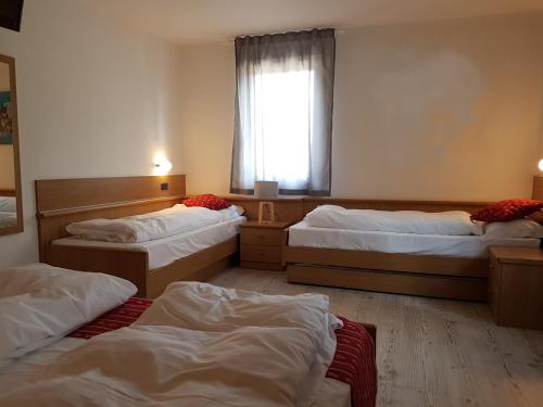 Imagen de la habitación del Hotel Ciasa Alpina Relax. Foto 7