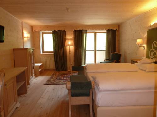 Imagen de la habitación del Hotel Ciasa Salares. Foto 4