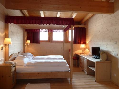 Imagen de la habitación del Hotel Ciasa Salares. Foto 13