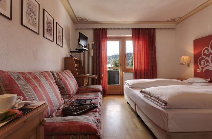 Imagen de la habitación del Hotel Ciasa Salares, San Cassiano. Foto 2