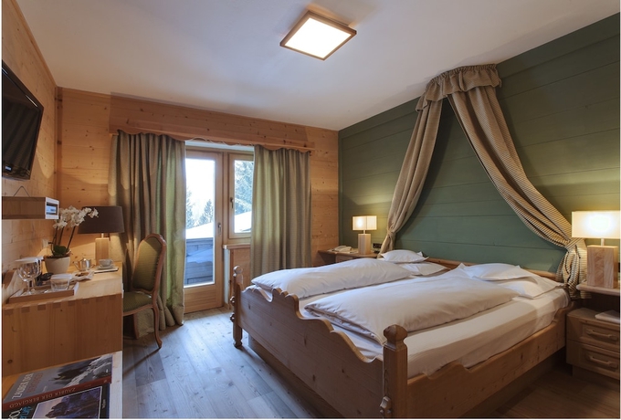 Imagen de la habitación del Hotel Ciasa Salares, San Cassiano. Foto 3