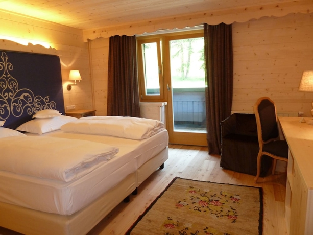 Imagen de la habitación del Hotel Ciasa Salares, San Cassiano. Foto 11