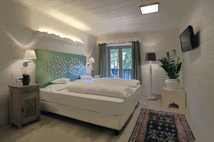 Imagen de la habitación del Hotel Ciasa Salares, San Cassiano. Foto 12