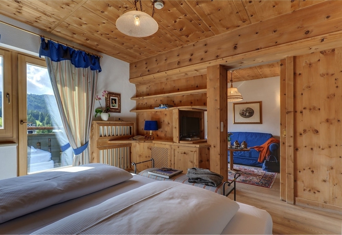 Imagen de la habitación del Hotel Ciasa Salares, San Cassiano. Foto 13