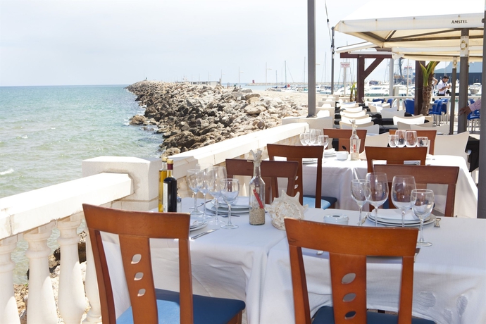 Imagen del bar/restaurante del Hotel Cibeles Playa. Foto 3