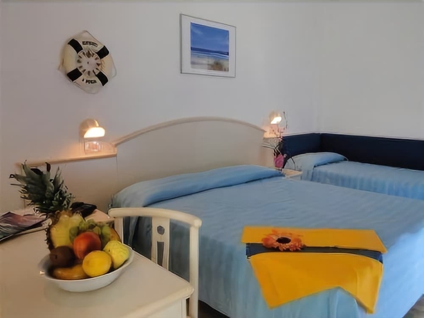 Imagen de la habitación del Hotel Ciccio. Foto 7