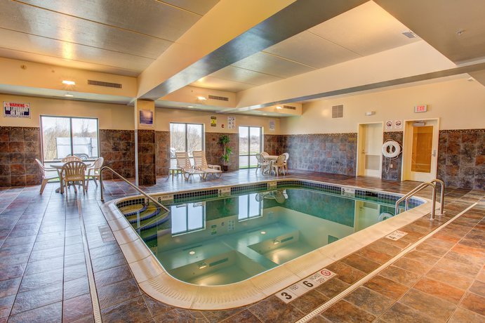 Imagen de la piscina del Hotel Cicero Grand - Syracuse North. Foto 20