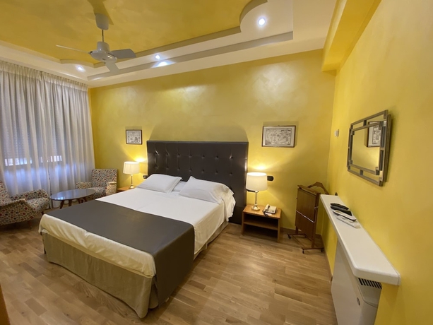 Imagen de la habitación del Hotel Cicolella. Foto 8