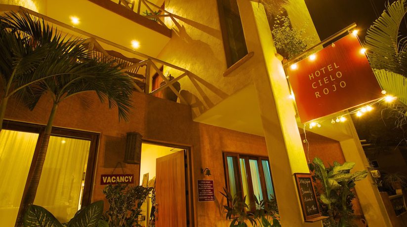 Imagen de los exteriores del Hotel Cielo Rojo. Foto 15