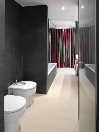 Imagen de la habitación del Hotel Cienbalcones. Foto 4