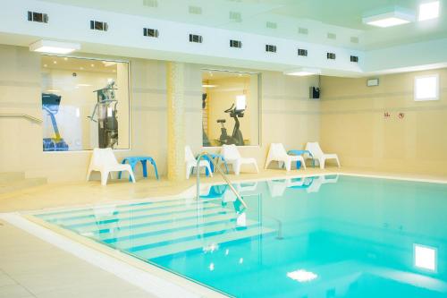 Imagen de la piscina del Hotel Cieplice. Foto 16