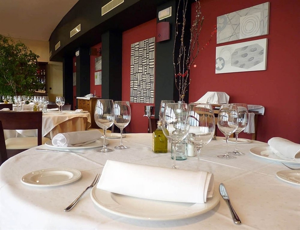 Imagen del bar/restaurante del Hotel Cigarral El Bosque. Foto 7