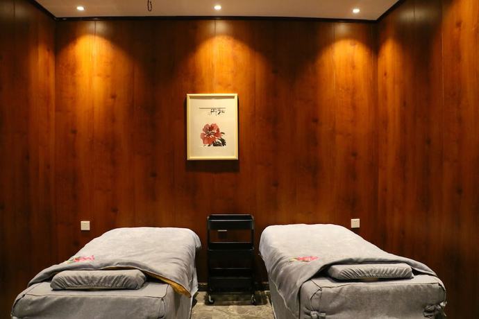 Imagen de la piscina del Hotel Cihang Home. Foto 12