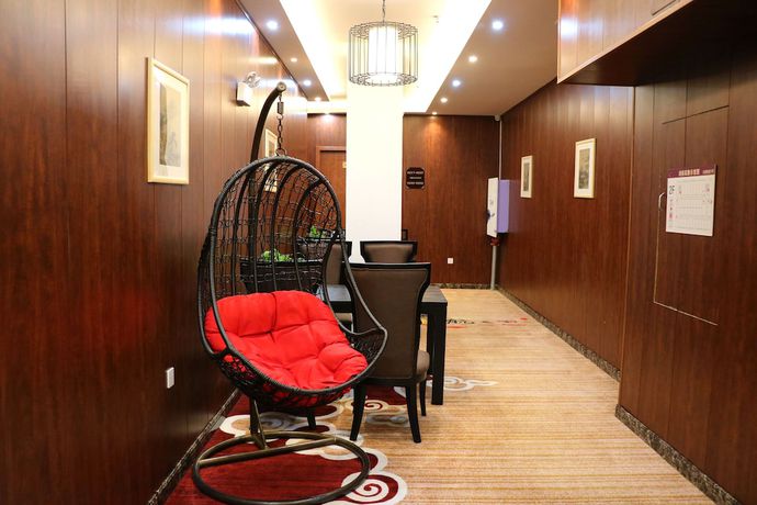 Imagen de los interiores del Hotel Cihang Home. Foto 8