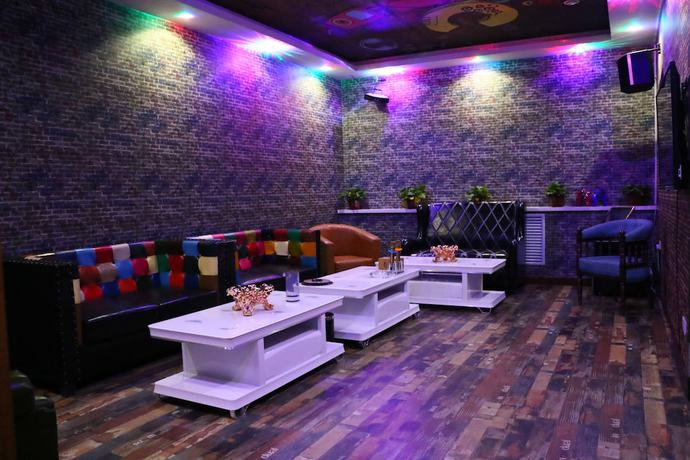 Imagen de los interiores del Hotel Cihang Home. Foto 11