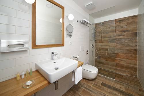 Imagen de la habitación del Hotel Cihelny Golf and Wellness Resort. Foto 6